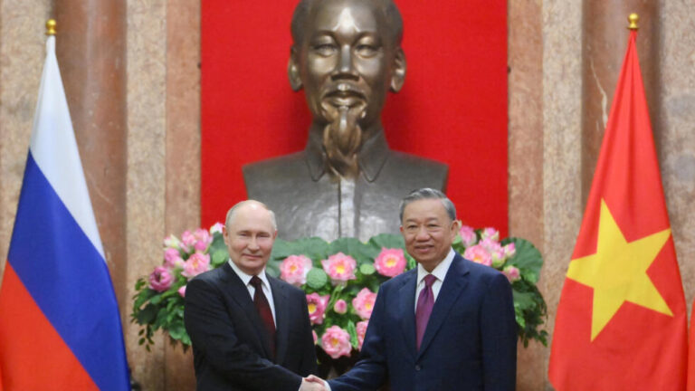 “Fortalecer la asociación estratégica con Vietnam”: Putin inicia su agenda en Hanói