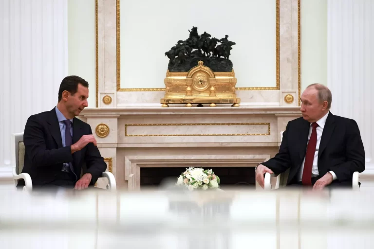 Vladímir Putin presidente de Rusia se reúne con Bashar Asad en Moscú