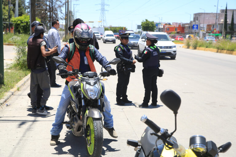 Tránsito de Puebla asegura entre 15 y 20 motocicletas semanalmente