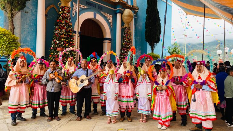 Celebran fiesta patronal en Coyomeapan