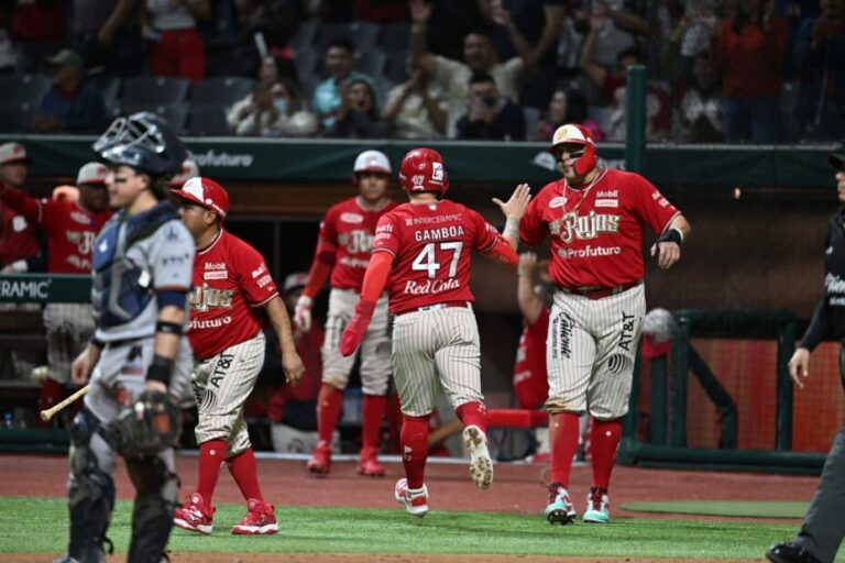 Los Diablos Rojos se imponen ante los Pericos de Puebla