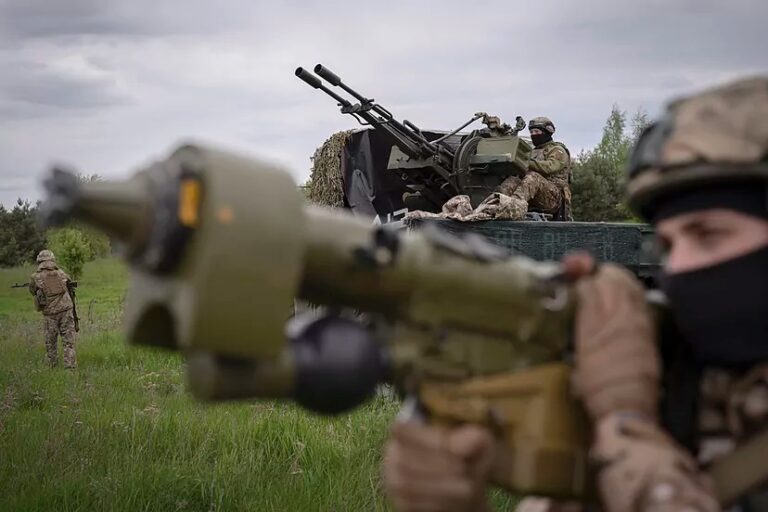 Rusia lanza un ataque masivo contra instalaciones militares y bases aéreas de Ucrania