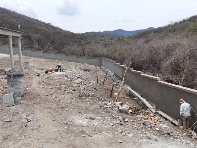 Pese a recortes a municipios, continúan realizando obra en Tecomatlán