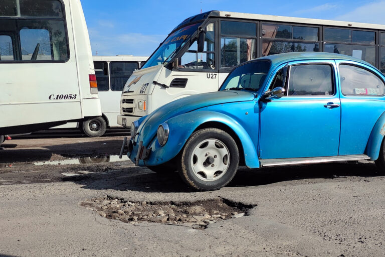 ¡Reportan 300 baches diarios en Puebla Capital!