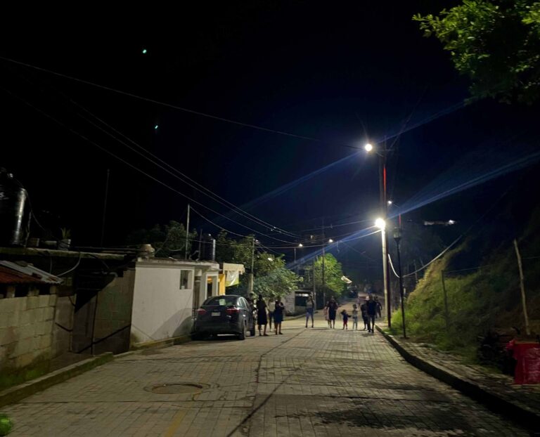 Alumbrado público en Huitzilan de Serdán