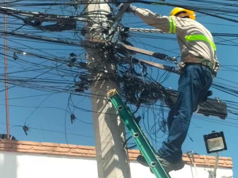 Retiran más de un millón de metros lineales de cableado en la capital