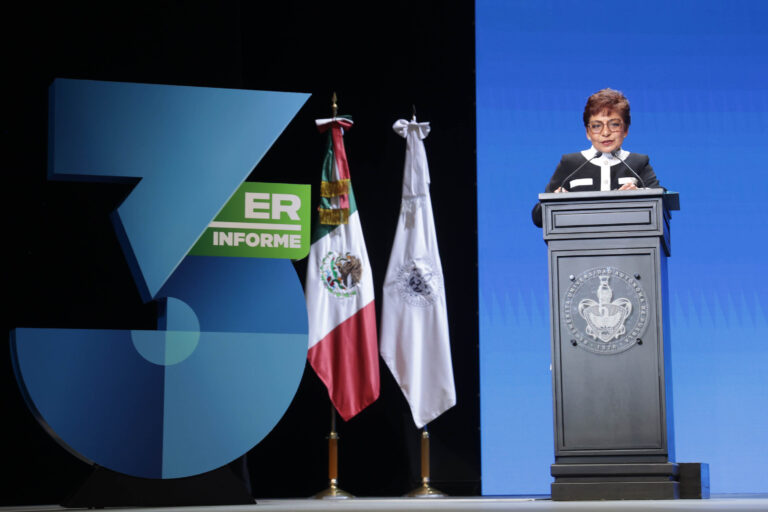 Rinde Lilia Cedillo su 3er Informe de labores en la BUAP