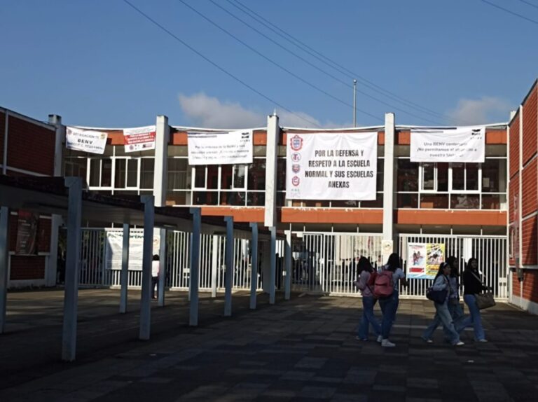 Se va a paro Benemérita Escuela Normal Veracruzana por violentar autonomía