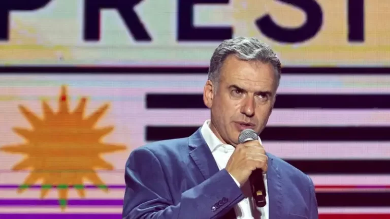 Triunfa Yamandú Orsi en las presidenciales de Uruguay
