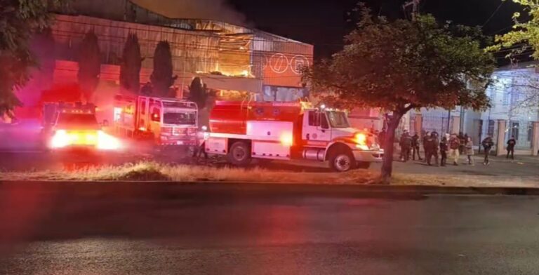 Reportan incendio en la Gran Bodega de Xonacatepec