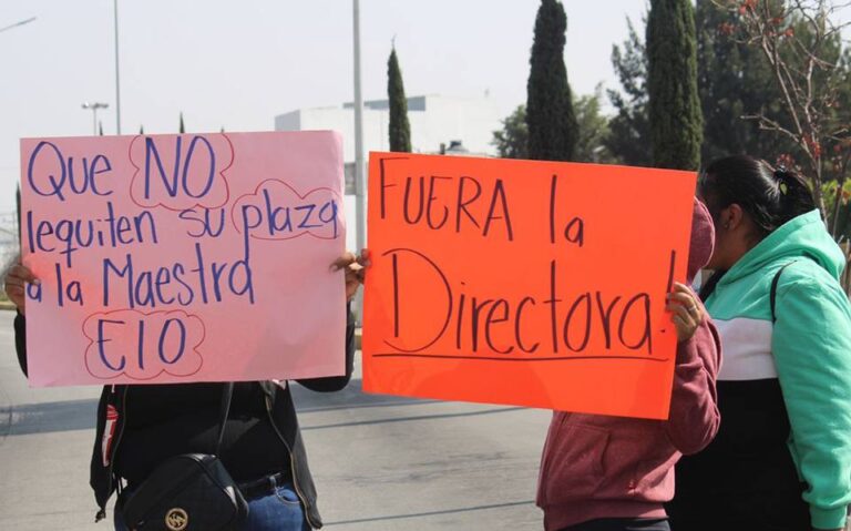Padres de la primaria Justo Sierra exigen la destitución de la directora