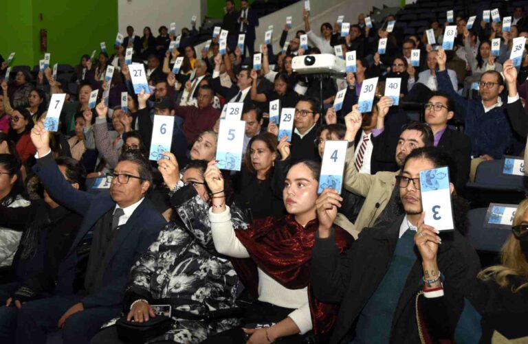 Aprueba Tercer Informe de Labores de la Rectora María Lilia Cedillo