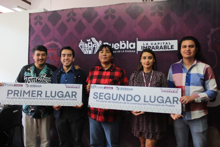 Entrega Ayuntamiento de Puebla incentivos a jóvenes emprendedores