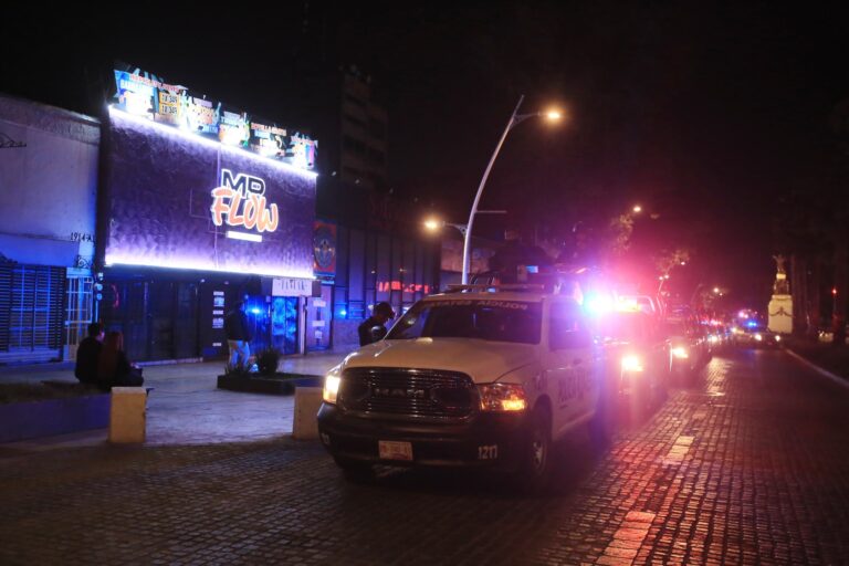 Cierran bares en Puebla