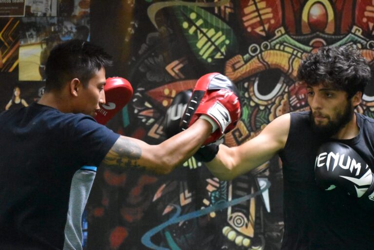 Poblanos buscan representar a México en el Panamericano de Kick Boxing