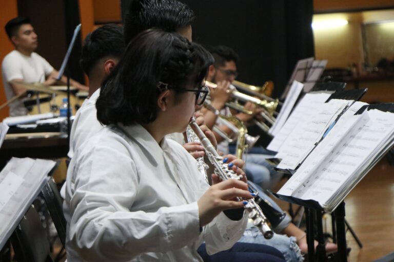¡Deslumbra la Orquesta Sinfónica Antorchista de Ixtapaluca en Tecomatlán! 