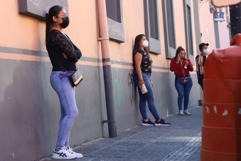 Trabajadoras sexuales en Puebla piden reconocer su oficio