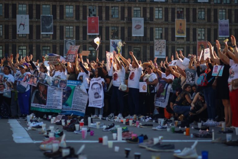 Realizan Luto Nacional ante la tragedia de Teuchitlán