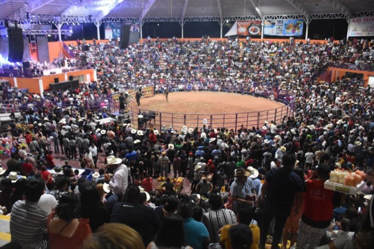 Feria Tecomatlán: del corral rústico a la Plaza de Toros