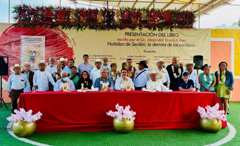 Presentan el libro “Huitzilan de Serdán, la derrota de los caciques” en la Sierra Norte