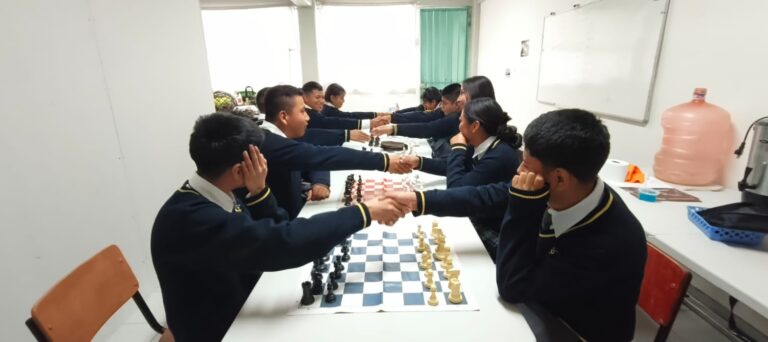 Realizan torneo de ajedrez en bachillerato de Malacatepec 