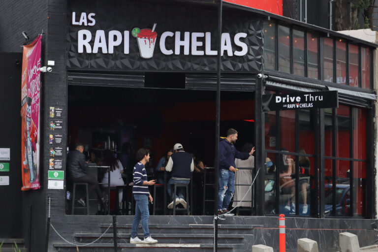 No se permitirá apertura de bares cercanos a universidades