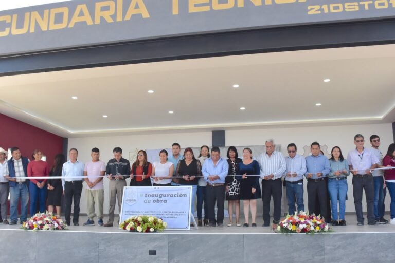 Aristóteles Campos Flores trabaja por fomentar la cultura a estudiantes de Ocoyucan
